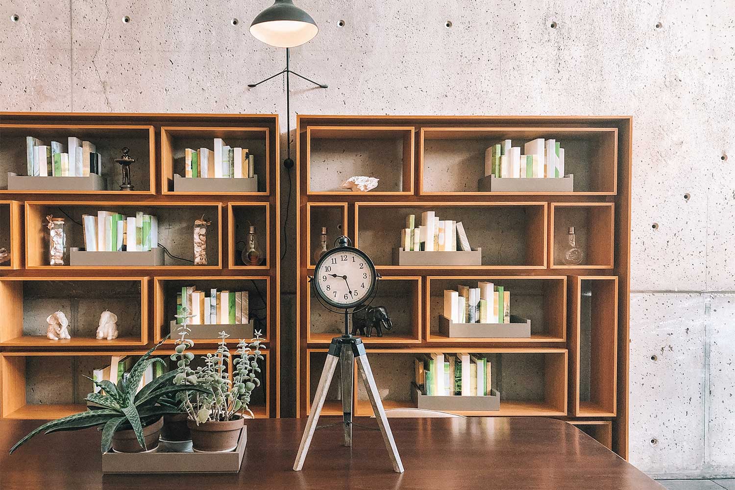 ตู้หนังสือ Built-in - Gent Decor โรงงานรับผลิต ออกแบบ และจำหน่ายเฟอร์นิเจอร์ราคาโรงงาน