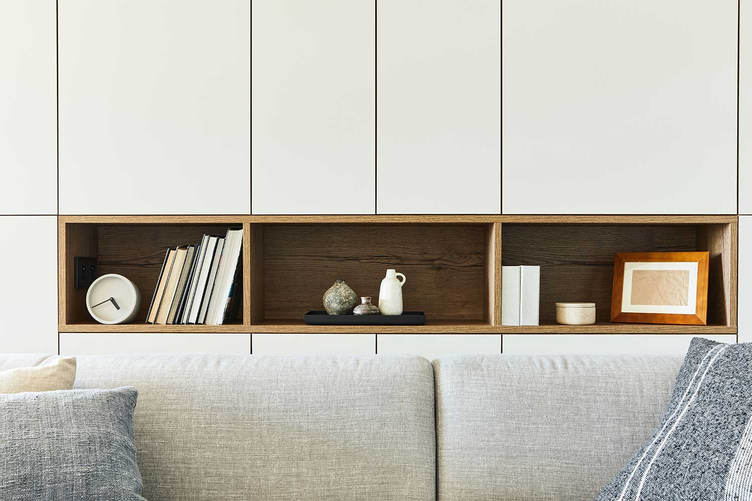 การออกแบบและติดตั้ง Built-in อื่นๆ (เช่น ตู้เก็บของ, โต๊ะทำงาน, ฯลฯ) - Gent Decor โรงงานรับผลิต ออกแบบ และจำหน่ายเฟอร์นิเจอร์ราคาโรงงาน